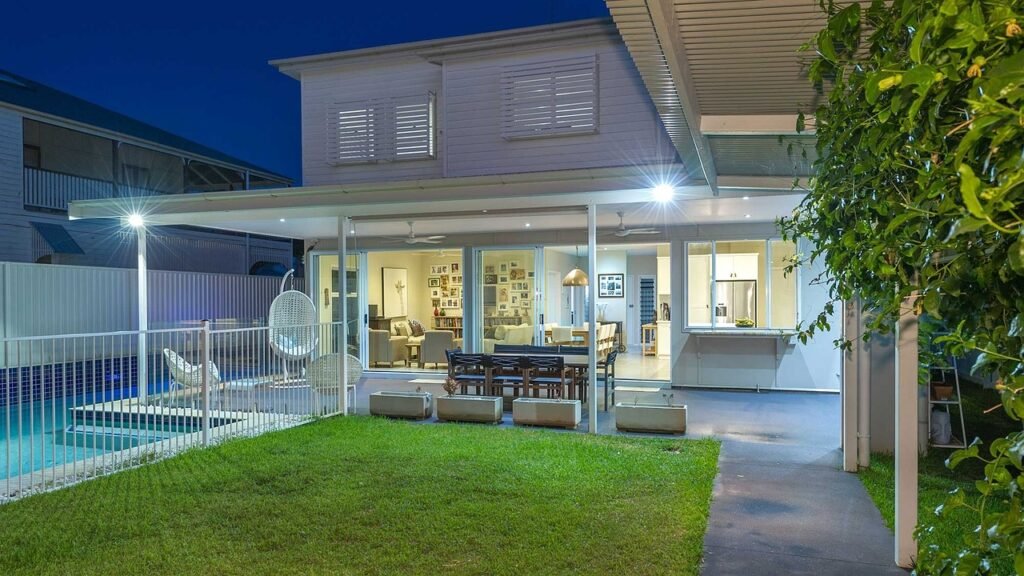 Perfect Deck Size for Outdoor Space